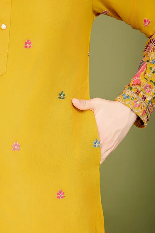 Men’s Yellow Kurta Perfect For Haldi & Mehendi